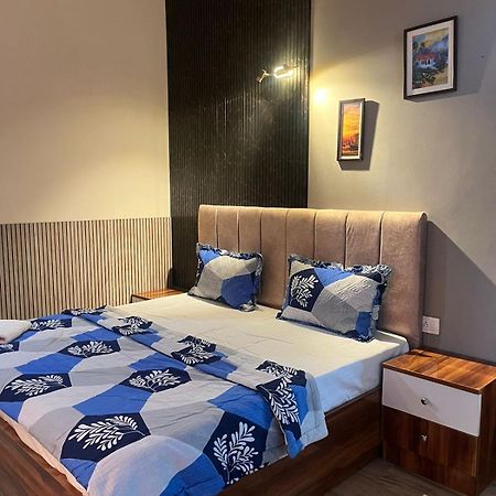 Studio Apartment In Greater Noida Εξωτερικό φωτογραφία