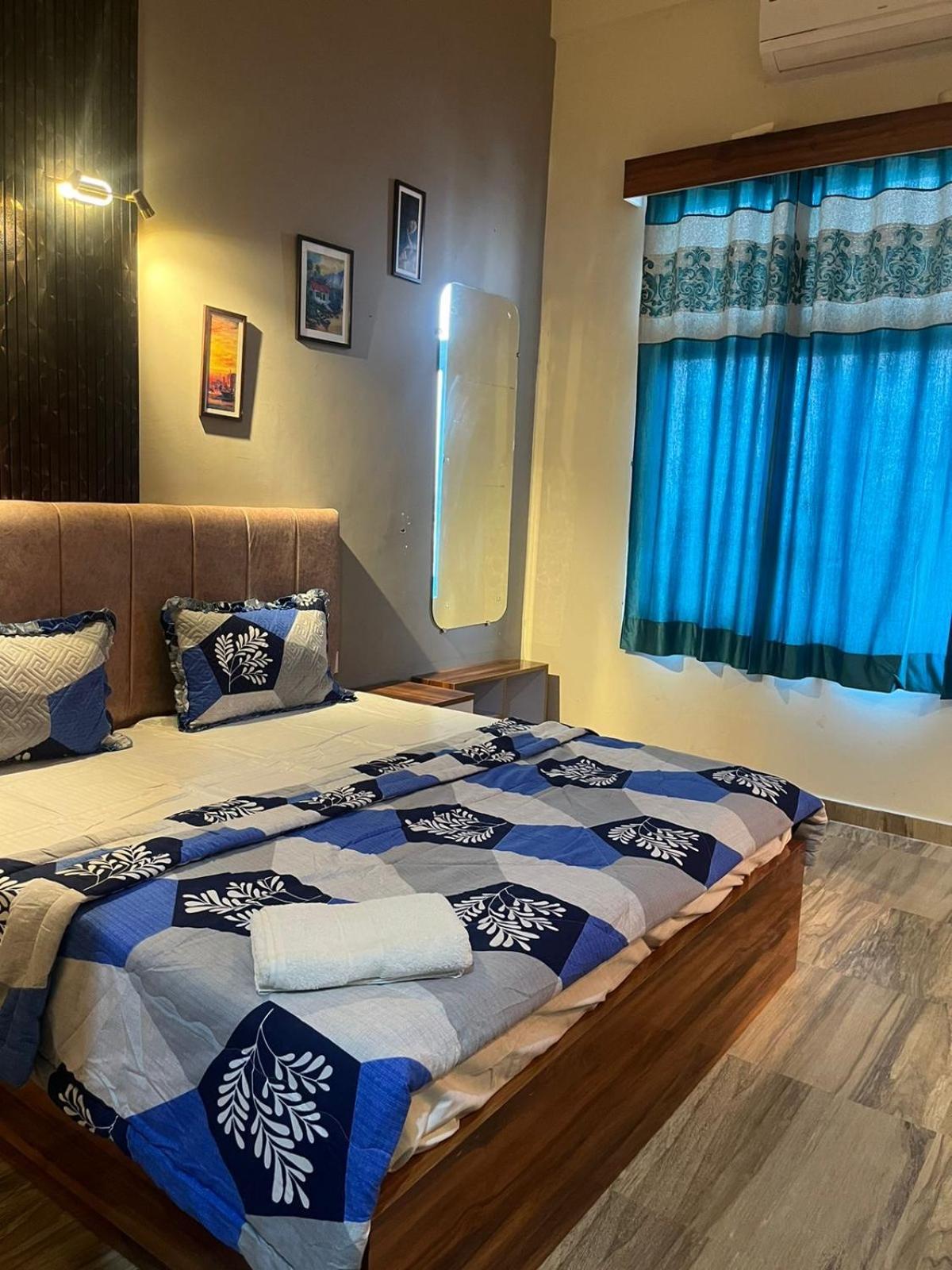 Studio Apartment In Greater Noida Εξωτερικό φωτογραφία