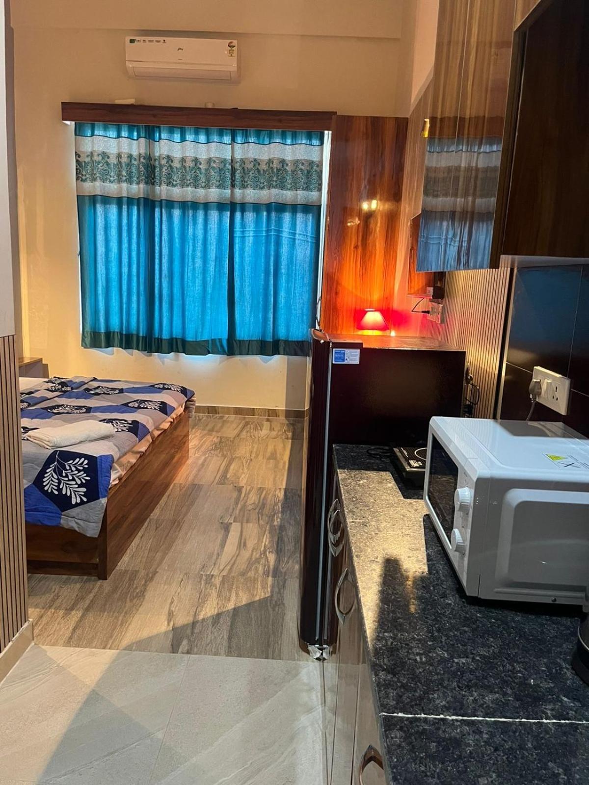 Studio Apartment In Greater Noida Εξωτερικό φωτογραφία